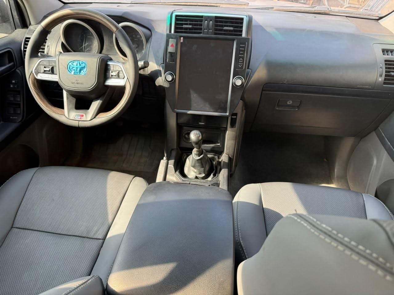 Toyota Prado TXL Année 2019 Boite manuelle Moteur Diesel 5L à 16 millions – Image 6